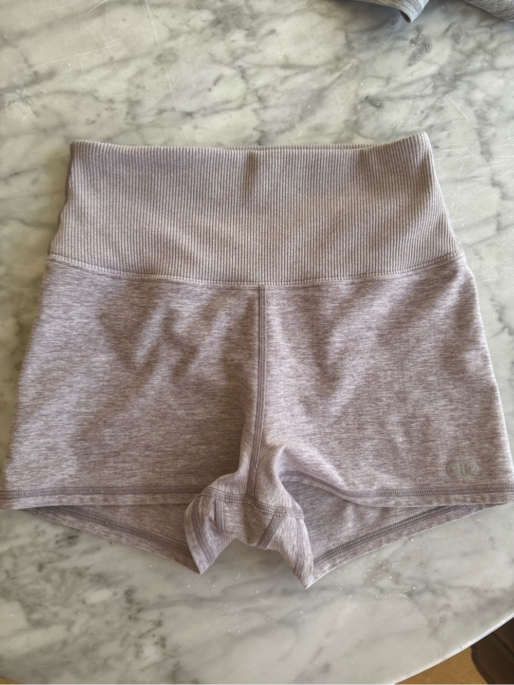 Alo xxs Light Mauve High-Waist Ribbed Workout Shorts